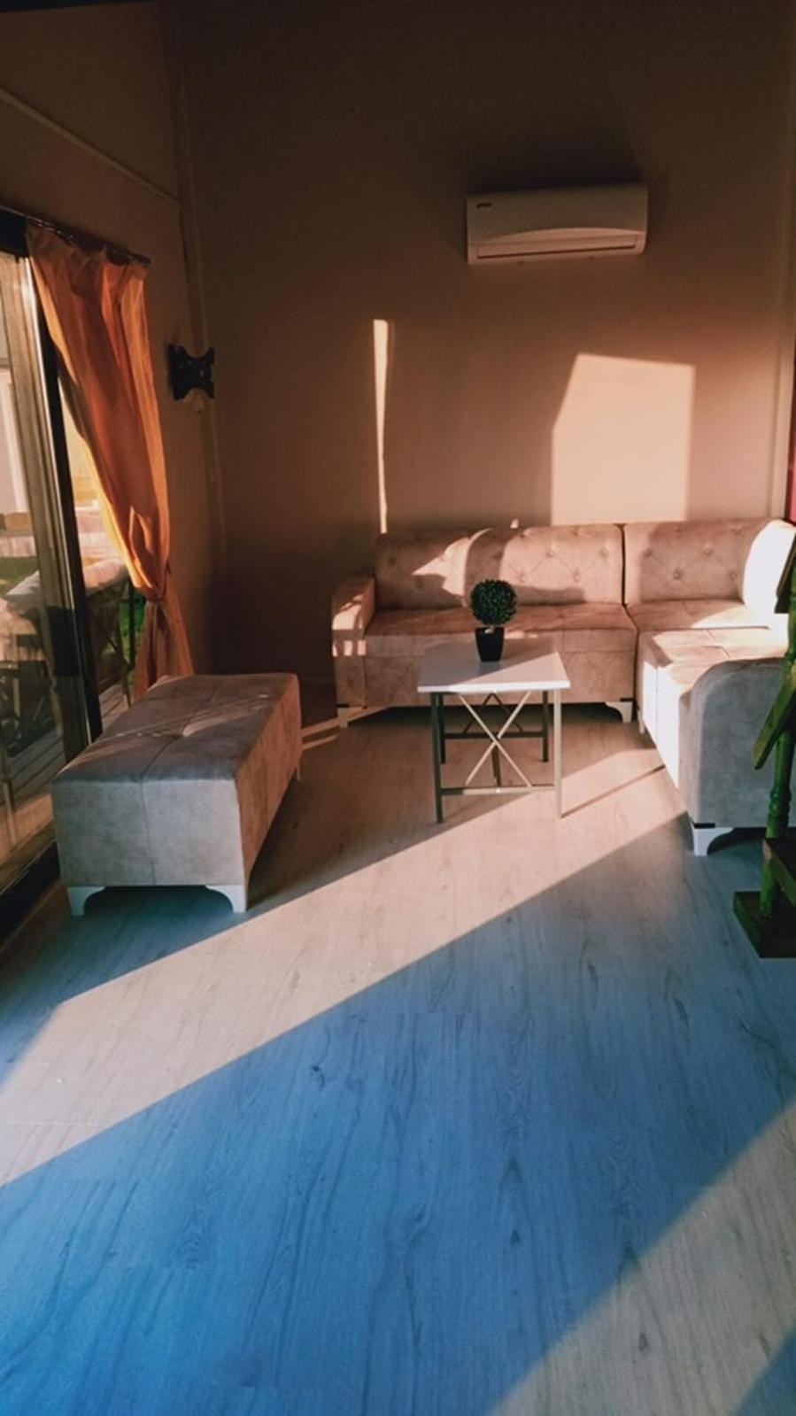 Apartment Orange Evleri